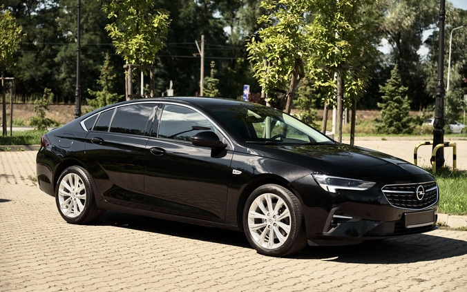 Opel Insignia cena 82900 przebieg: 120000, rok produkcji 2020 z Płock małe 742